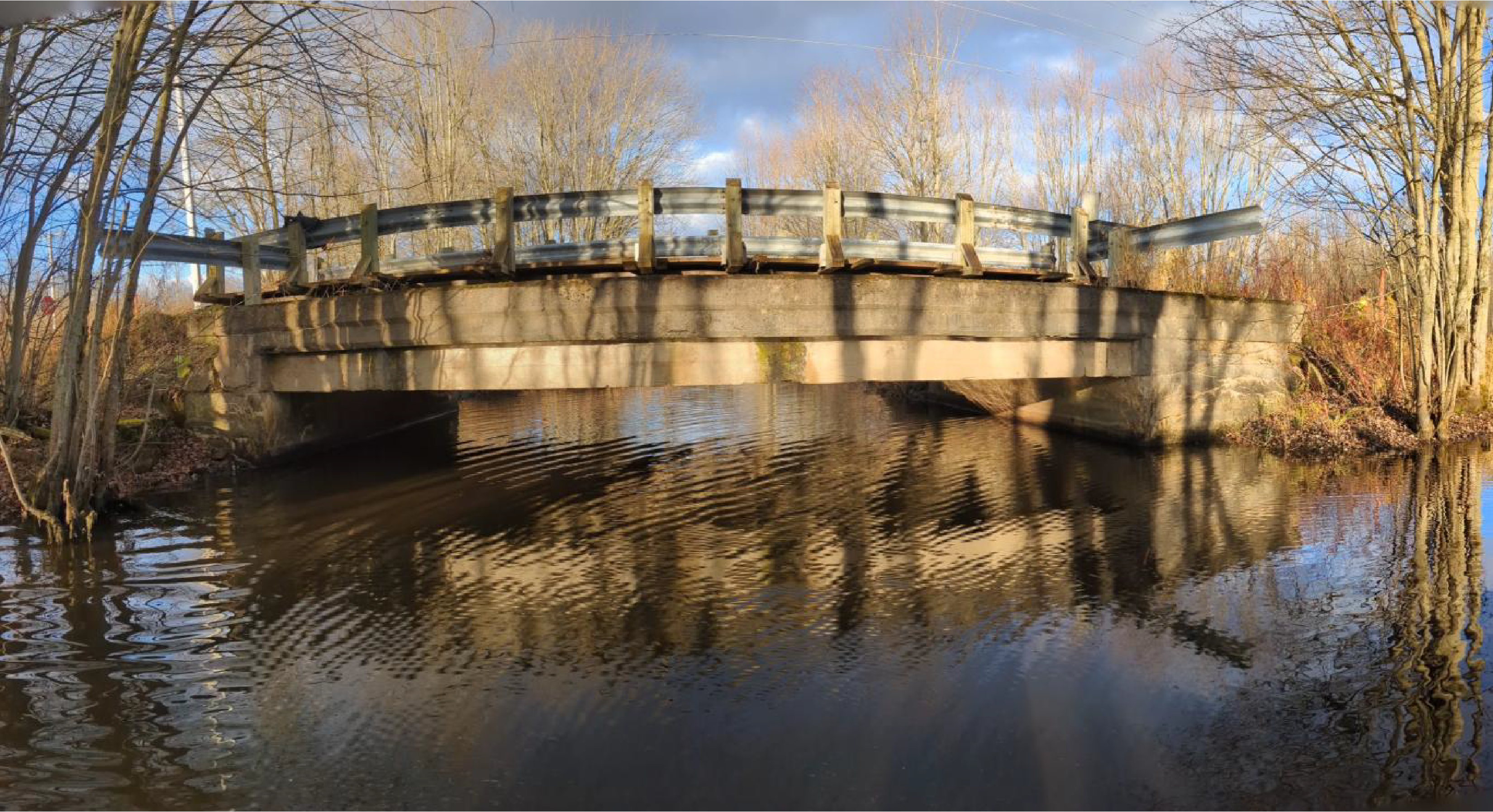 A small bridge over a river