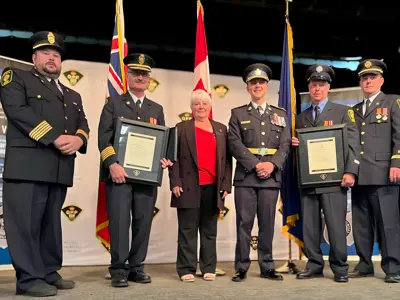 From left to right: Phil Eagelson, Fire Chief- Owen Sound Fire and Emergency Services, Jeff Gautreau, Fire Chief- Inter-Township Fire Department, Mayor Sue Carleton, Township of Georgian Bluffs,  Thomas Carrique, Ontario Provincial Police Commissioner, Jay Gow, Firefighter Owen Sound Fire and Emergency Services, Jason Redmond, Training Officer Owen Sound Fire and Emergency Services